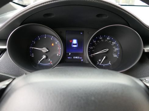 Used 2019 Toyota C-HR LE image 16