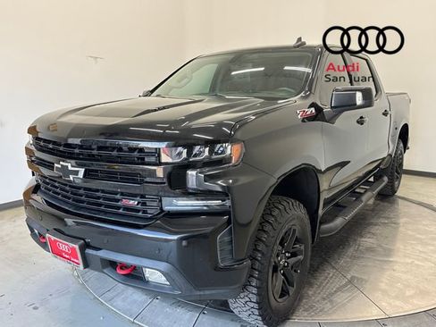 Used 2020 Chevrolet Silverado 1500 LT Trail Boss w/ Midnight Edition image 3