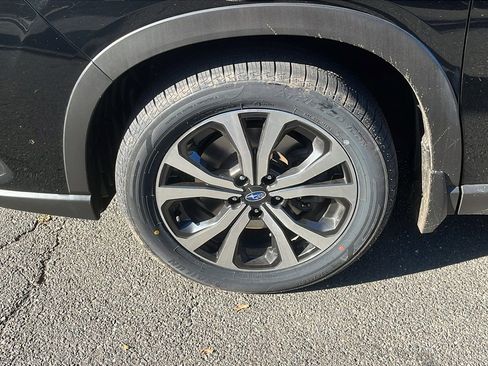 Certified 2022 Subaru Forester Limited image 9