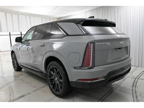 New 2026 Cadillac Escalade IQ Sport 2 w/ LPO, ONYX Package image 5