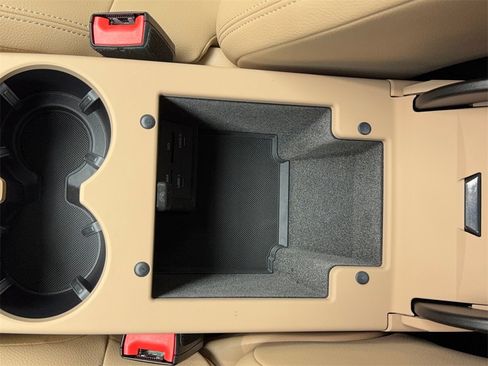 Used 2023 Porsche Macan image 31