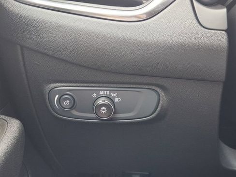 Used 2024 Chevrolet Equinox LT FWD image 24