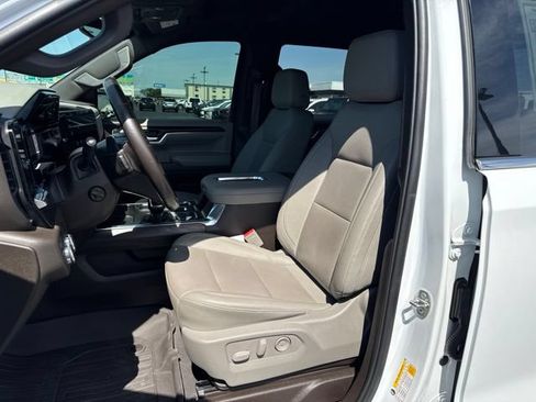 Used 2022 GMC Sierra 1500 SLT AWD/4WD image 16