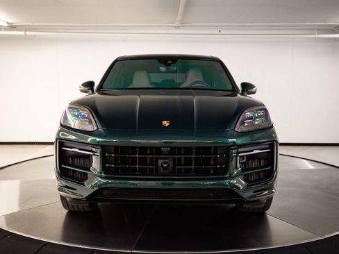 Used 2024 Porsche Cayenne S AWD/4WD image 10