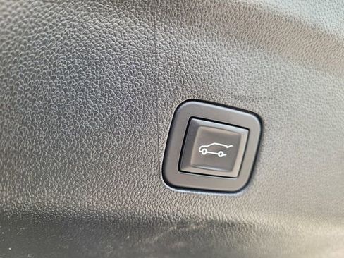 Used 2025 Chevrolet Tahoe LT AWD/4WD image 27
