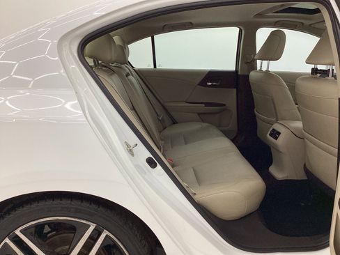 Used 2016 Honda Accord Touring image 21