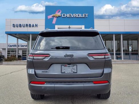 Used 2023 Jeep Grand Cherokee L Laredo image 6