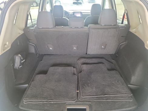 Used 2025 Nissan Rogue S FWD image 15