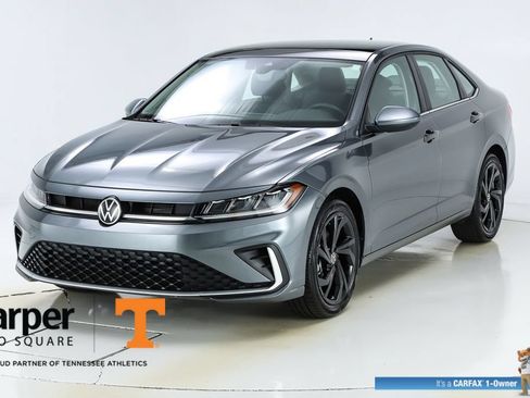 Used 2025 Volkswagen Jetta SE w/ Sunroof Package FWD image 38