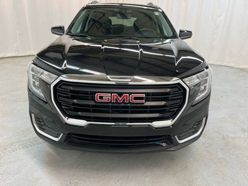 Certified 2024 GMC Terrain SLE w/ Driver Convenience Package image 8
