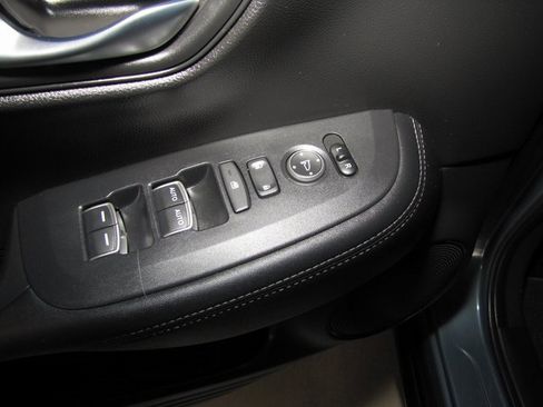 Certified 2024 Honda HR-V EX-L image 11