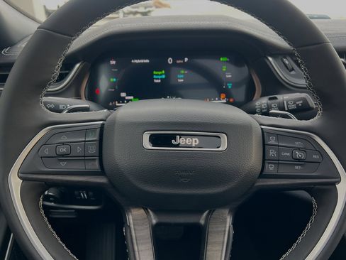 New 2024 Jeep Grand Cherokee Limited 4xe w/ Luxury Tech Group II image 22