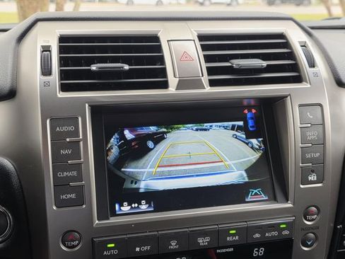 Used 2021 Lexus GX 460 Luxury w/ Accessory Package AWD/4WD image 18