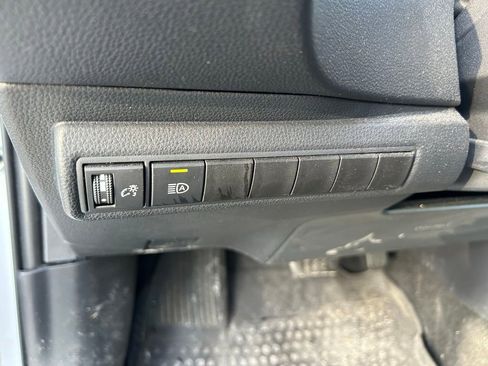 Used 2024 Toyota Corolla SE FWD image 18