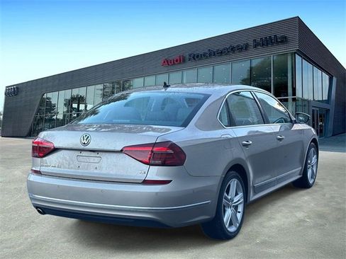Used 2017 Volkswagen Passat 1.8T SEL Premium image 5