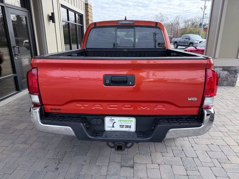 Used 2017 Toyota Tacoma TRD Off-Road w/ Tow Package (A/T) AWD/4WD image 5