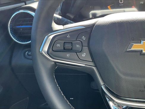 New 2026 Chevrolet Trax LT w/ LT Convenience Package FWD image 16