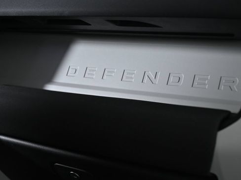 Used 2023 Land Rover Defender 110 S AWD/4WD image 28