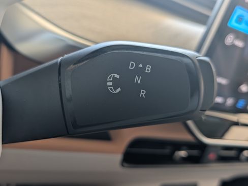 Used 2025 Volkswagen ID. Buzz Pro S Plus RWD image 33