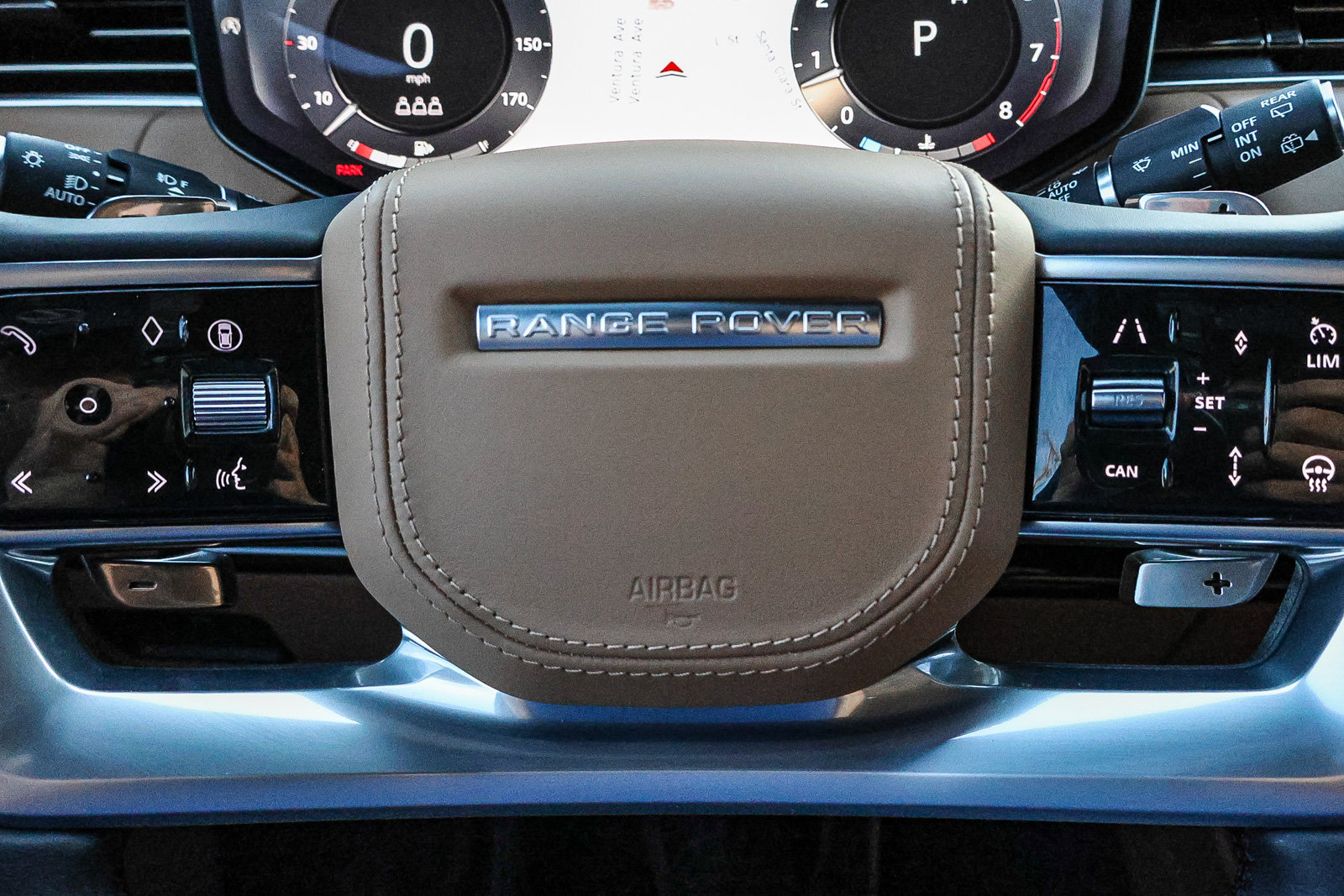 Certified 2025 Land Rover Range Rover SE AWD/4WD image 31
