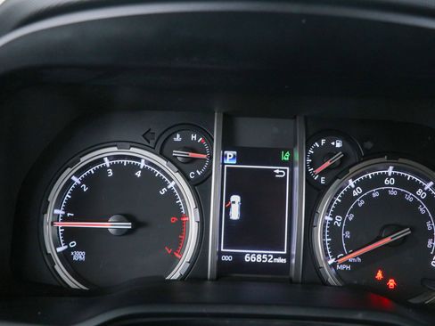 Used 2023 Toyota 4Runner TRD Off-Road Premium AWD/4WD image 16