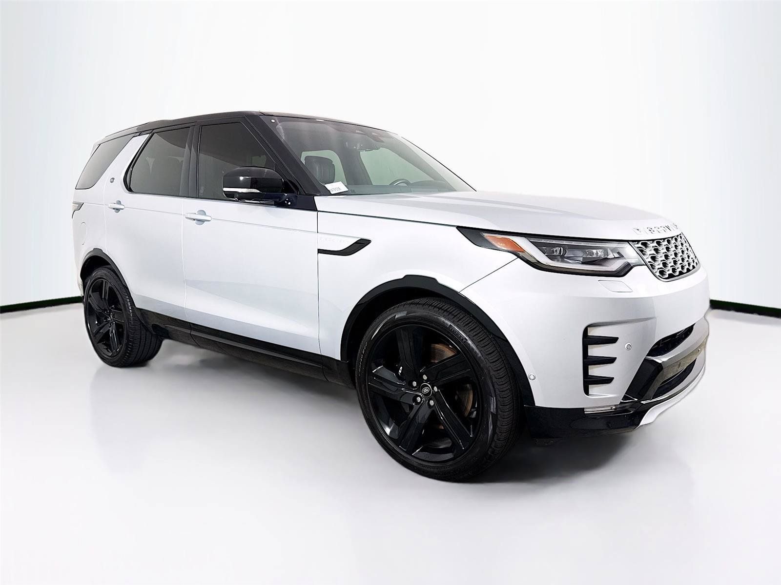 Used 2023 Land Rover Discovery Metropolitan Edition AWD/4WD image 38