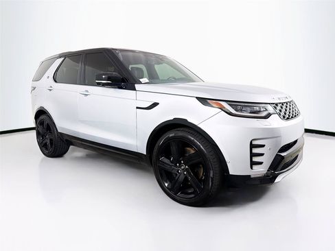 Used 2023 Land Rover Discovery Metropolitan Edition AWD/4WD image 38