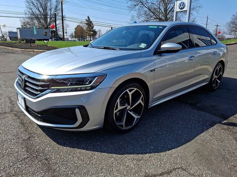 Used 2021 Volkswagen Passat 2.0T R-Line FWD image 3