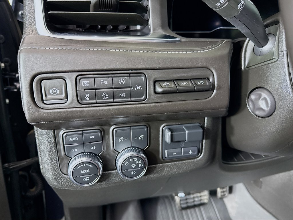Used 2024 GMC Yukon Denali Ultimate AWD/4WD image 10
