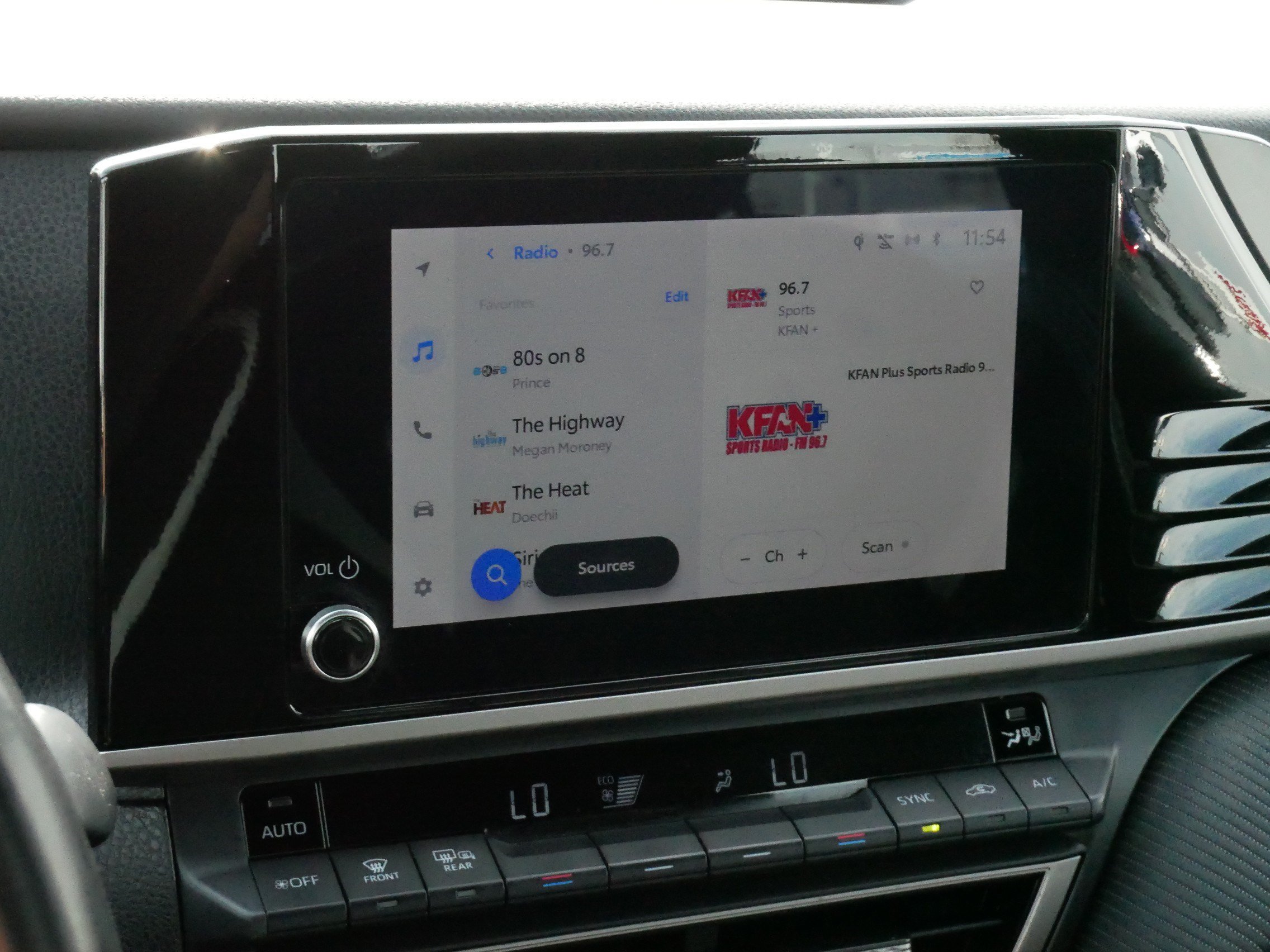 Certified 2025 Toyota Camry SE FWD image 22