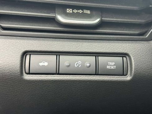 Used 2025 Nissan Altima 2.5 S FWD image 18