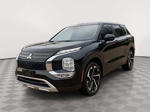 Used 2024 Mitsubishi Outlander SE image 4