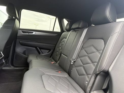 Used 2026 Volkswagen Atlas Cross Sport SE FWD image 24