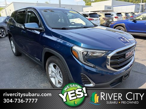 Used 2020 GMC Terrain SLE FWD image 1