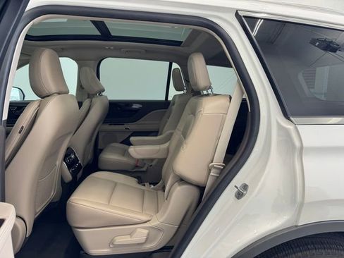 Used 2023 Lincoln Aviator 2WD w/ Premium Package image 19