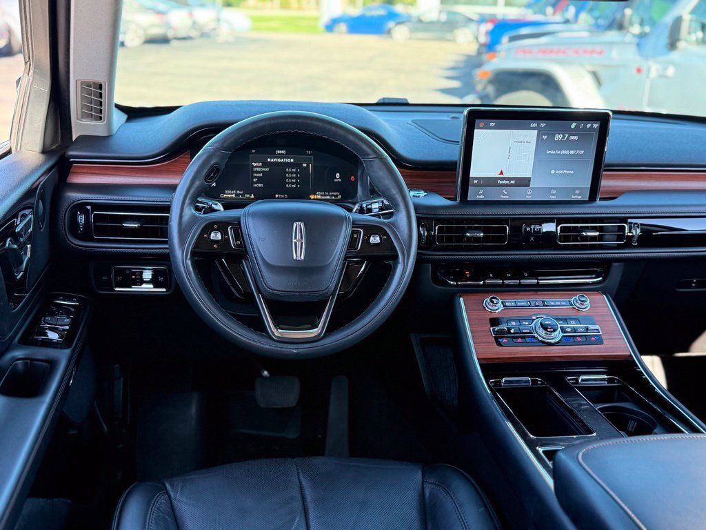 Used 2024 Lincoln Aviator Reserve w/ Elements Package Plus AWD/4WD image 8
