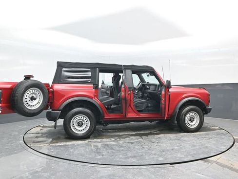 Used 2021 Ford Bronco Base image 32