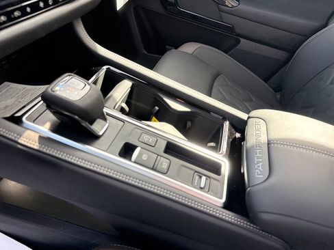 New 2026 Nissan Pathfinder Platinum FWD image 24