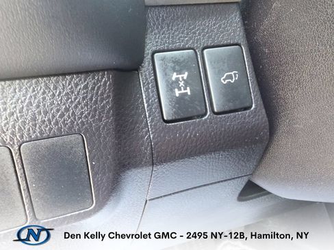 Used 2016 Toyota RAV4 XLE AWD/4WD image 4