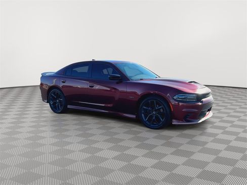 Used 2019 Dodge Charger R/T w/ Blacktop Package image 2