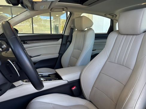 Used 2020 Honda Accord Touring image 21
