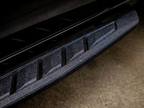 Used 2023 GMC Sierra 1500 AT4 w/ AT4 Preferred Package image 18