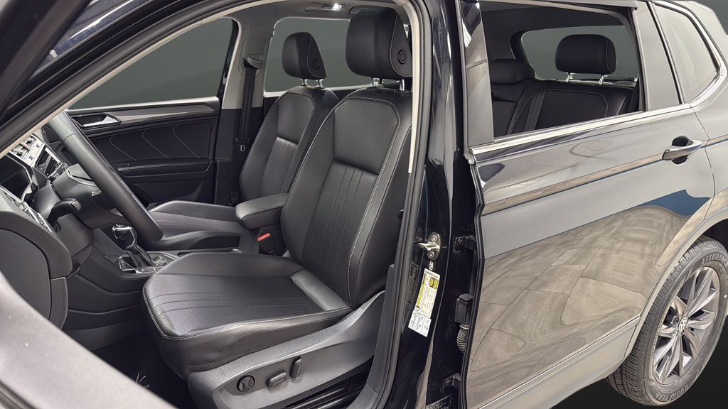 Used 2022 Volkswagen Tiguan SE w/ Panoramic Sunroof Package AWD/4WD image 9