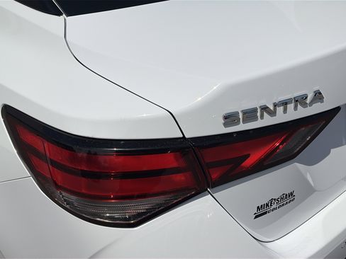 Used 2020 Nissan Sentra SV FWD image 27