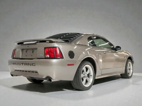 Used 2002 Ford Mustang GT RWD image 2