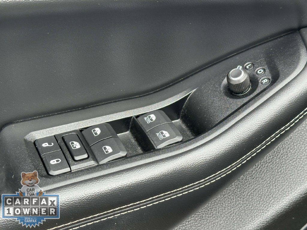 Used 2023 Jeep Grand Cherokee L Limited w/ Black Appearance Package AWD/4WD image 20