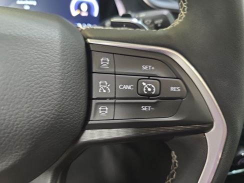 Used 2023 Jeep Grand Cherokee L Laredo AWD/4WD image 15