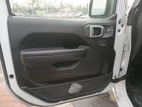 Used 2022 Jeep Wrangler Sport S image 13