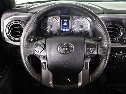 Used 2022 Toyota Tacoma TRD Sport w/ Technology Package image 36