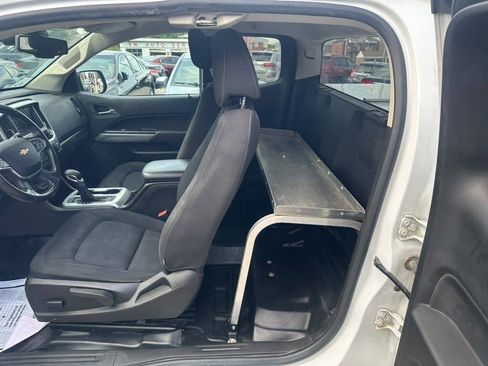 Used 2022 Chevrolet Colorado LT w/ Fleet Safety Package RWD image 21